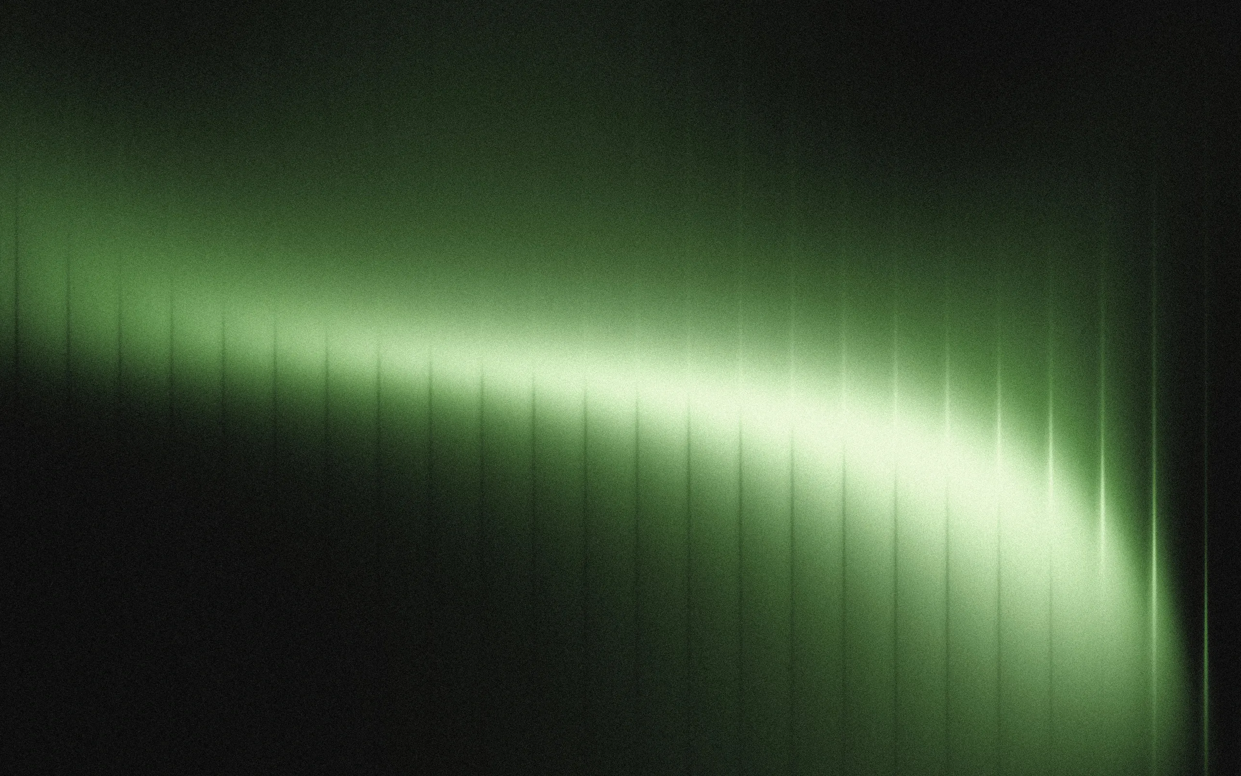 Abstrakte grüne Lichtstruktur vor dunklem Hintergrund als Visual für den Vergleich von GEO-Agenturen in Deutschland
